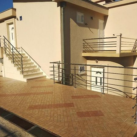Apartments Karla 로고즈니차 외부 사진