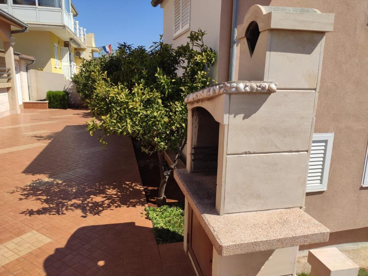 Apartments Karla 로고즈니차 외부 사진