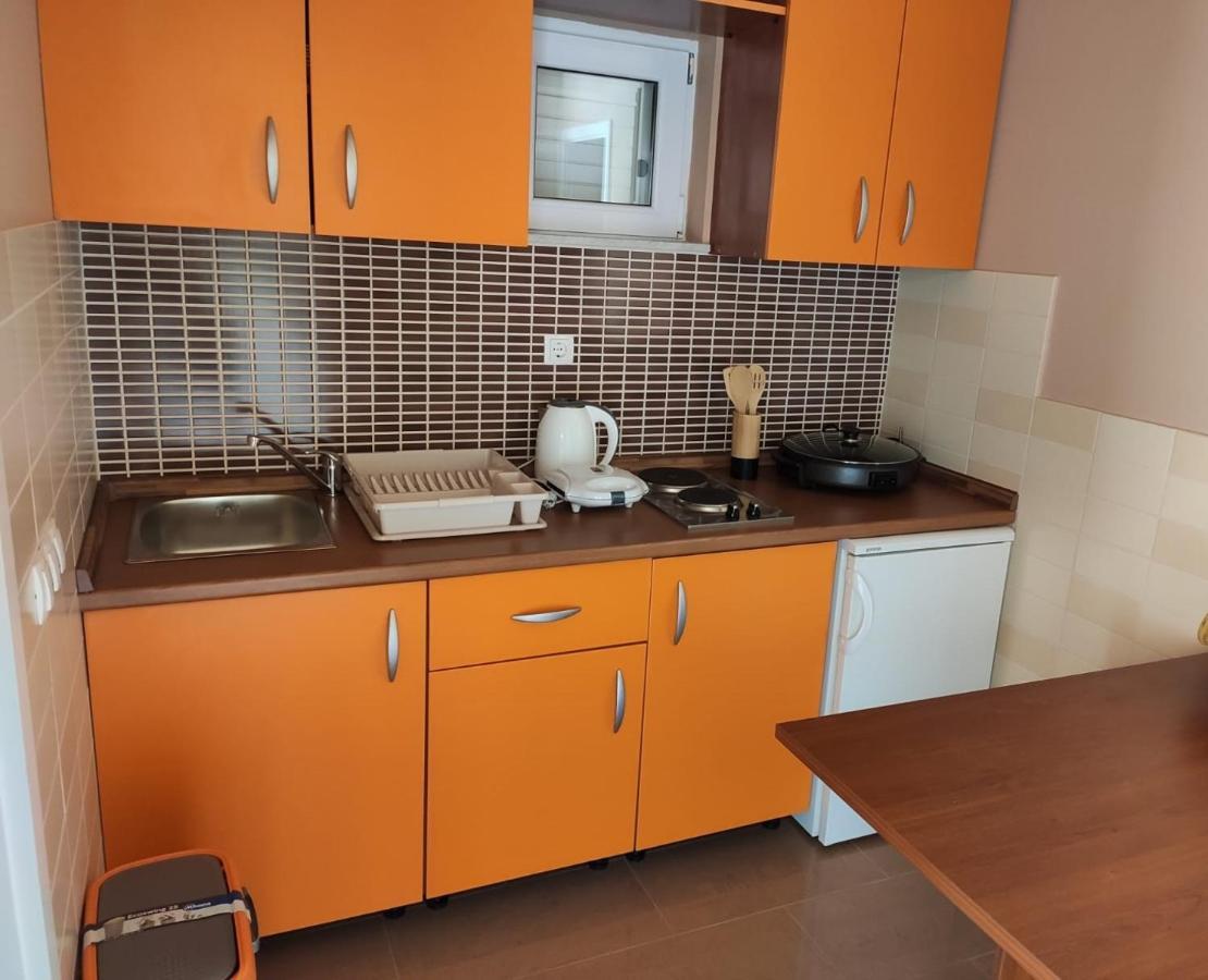 Apartments Karla 로고즈니차 외부 사진